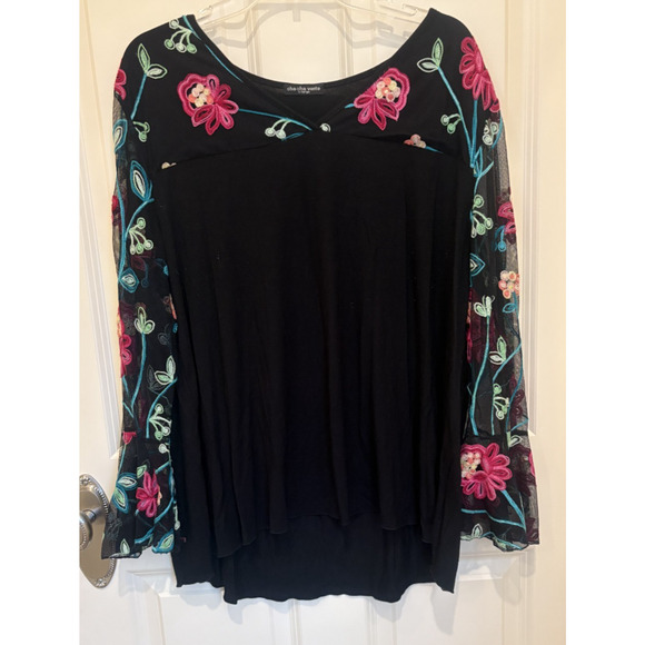 Cha-Cha Vente Women's X-Large Embroidered Floral Free Flowing Top - Picture 1 of 5